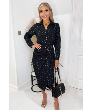 Shop our Black And Gold Polka Dot Gathered Midi Dress featuring a
classic collar, long cuffed sleeves, and gold button detailing. 
Style with you favourite air of black heels and a gold chain bag for
the perfect evening look! 

Model wears: UK 8/ EU 36/ US 4
Model's height: 165cm/ 5'5"
Approx length from centre back to hem: 128cm
Fabric composition: 100% Polyester 
Colour: BLACK

*print position may vary* 