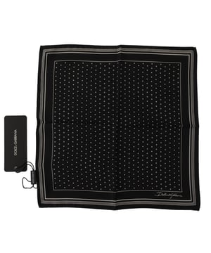 Marke: Dolce & Gabbana.
  Zustand: Neu mit Tags.
  Material: 100% Seide.
  Farbe: Black Polka Dots.
  Logo-Details.
  Hergestellt in Italien.
  Grosse: 30 cm x 30 cm.
  Geschlecht: Manner.