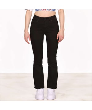 Specificaties: Jeans met hoge taille, aangesloten op de heupen en wijd uitlopend aan de onderkant, rits- en knoopsluiting Pasvorm: Slank Model draagt maat: 25 Lengte model: 170 cm