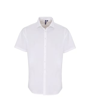 97% Baumwolle, 3% Elastan. Gewebe: Popelin. Design: Unifarben. Stretch, Supersoft. Kurzärmlig. Versteifter Kragen.