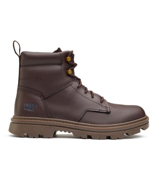 Experimente la elegancia informal y elegante de Caterpillar Practitioner, la bota Chukka que combina el encanto masculino con una comodidad duradera y un estilo resistente. Póngase la parte superior de cuero marrón intenso, completamente forrada para sus aventuras durante todo el día. La suela de goma resistente y con tacos se agarra a los caminos de la vida, mientras que la suela exterior de EVA liviana amortigua cada paso. La marca distintiva de CAT agrega ese sello de garantía de calidad.