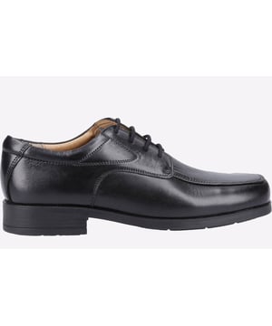 Amblers Safety present traditional Gibson in the Birmingham, styled with a neat moc front, and featuring a smooth leather upper, this a staple for the sophisticated modern man.
- Smooth leather upper
- Soft leather lining
- Leather overlays with dual stitching accents
- Lace up front
- Four perforated eyelets and matching laces
- Durable rubber outsole