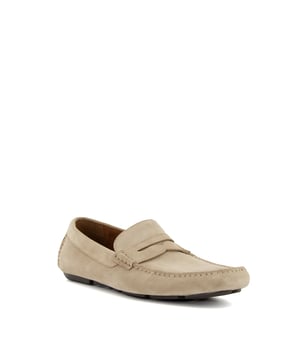 An emulation of Beacons, we've updated our portfolio of luxurious moccasins with Bradley. These penny loafers are a classic slip-on design, crafted with a cushioned footbed for all-around comfort, and woven upper detailing. The square-toe silhouette instantly updates the aesthetic.