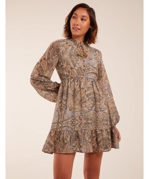 Say hello to the dress that has it all this Summer! With its Paisley print, to its tassel high neckline! This dress screams boho vibes! Team with gladiators and be ready for whatever plans you have this weekend!