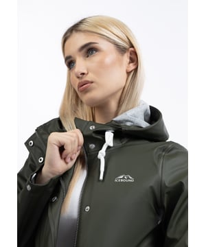 keine Füllung  An regnerischen Tagen bietet dieser Regenmantel von ICEBOUND wundervollen Schutz. Das Material ist wind- und wasserdicht und lädt somit bei allen Witterungslagen zu einem Spaziergang ein. Die große Kapuze mit stylishen Kordeln hat einen extra Regenschutz, der besonders an stürmischen Tagen vorteilhaft eingesetzt werden kann. Ein angenehmes Tragegefühl erzeugt das weiche Jersey-Innenfutter. Der labeltypische Print befindet sich  auf der Brust sowie am Oberarm.  Regenmantel