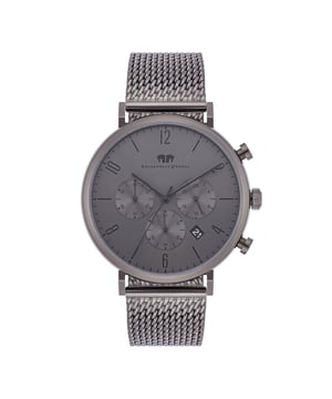 The timepiece from the Rhodenwald & Sons manufacture combines the functionality of classic chronographs with the reserved elegance of a dresswatch. The functions 24-hour display, stopwatch and date are integrated into a harmoniously tone-in-tone dial-a special companion not only in the office, but also in your free time. The watch model convinces with a robust, IP-coated stainless steel housing, slim stickers, totalists in the traditional tricompax arrangement and a reliable quartz train. Special eye-catcher is the filigree mesh look of the Milanaise bracelet made of ion splatted stainless steel.