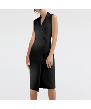 Een van onze "Classic with a Twist" en een must in je garderobe: de Top Stiches Tailor Wrap Dress beoordeeld door Smart and Joy Design Team. Verbeterd met elegante bovenste steken op de kragen, met een fancy knop zijn vorm benadrukt elk silhouet. Tijdloos en geschikt voor verschillende gelegenheden, je kunt niet fout gaan met zo'n stuk; Ofwel gepaard met hoge hakken of matchen het terloops met platte sandalen.
Productdetails
• Vorm: kleermaker, gemonteerd
• Lengte: 110 cm
• Geklassing
• Mouwloos