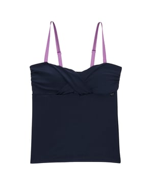 85% Gerecycleerd Polyester, 15% Elastaan. Ontwerp: Eenvoudig. Bevestiging: Verstelbare riemen. Hals: Liefje. Stoftechnologie: Duurzaam, Stretch. Niet-bedrade, gevoerde cups, buikband, omslagdoek. Pasvorm: Flatterend. Zonneschatting: UPF 50+.