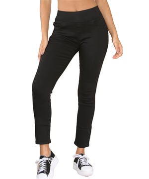 Enzo Women’s Wider Waist Jeans. Slim Fit, Straight Leg, Stretch Denim Jeans. Elasticated Wide Waist for Extra Comfort. Features 2 Front, 2 Back Pockets and Single Coin Pocket.