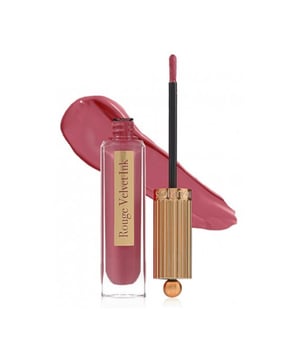 Bourjois Rouge Velvet Ink Lipstick is a long lasting matte liquid lipstick of intense colour. The thin applicator allows you to precisely outline and fill the lips and it does not transfer.