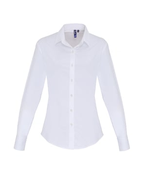 97% Baumwolle, 3% Elastan. Gewebetechnik: Weich. Button-Down-Kragen. Passform: Stretch. GSM (Gramm pro Quadratmeter): 115. Sicherheitsstandards: BSCI, REACH, Sedex, WRAP Zertifikat. Kragenknopf. Bündchen: Mit Knöpfen. Cutaway-Kragen. Langärmlig. Design: Unifarben. Gewebe: Popelin.