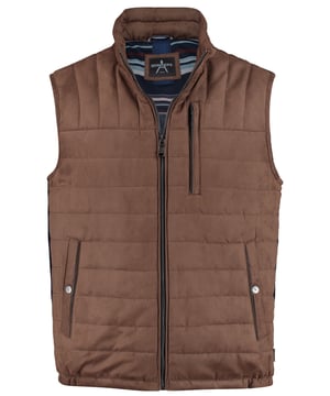 KOMFORTABEL UND STYLISH BODYWARMERA body warmer kann als Weste oder Jacke ohne Ärmel gesehen werden, die gerade wegen dieses Designs große Bewegungsfreiheit bietet. Der modische Artikel schützt den Oberkörper vor den kalten Tagen im Herbst und Winter. Dieser Bodywarmer der Marke Donders 1860 besteht aus 100 % Polyester, wodurch der Bodywarmer angenehm zu tragen ist und sich reibungslos bewegt. Der Bodywarmer ist in den Farben Antilope, Walnuss, Olivgrün und Himmelblau erhältlich.
