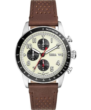 Die Fossil Sport Tourer Chronographuhr für Herren ist das perfekte Zeitmesser, um sie zu tragen oder zu verschenken. Das silberne 42 mm runde Gehäuse in Kombination mit dem bequemen braunen Lederarmband sorgt dafür, dass Sie dieses atemberaubende Zeitmesser ohne Kompromisse genießen können. Angetrieben durch ein hochwertiges Quarzwerk und wasserfest bis 5 Bar, wird Ihre Uhr weiter ticken. Elegante und modische Uhr, die für das tägliche Leben jedes Mannes geeignet ist. Diese Chronographuhr verfügt über eine Kalenderfunktion: Datum, Stoppuhr, Leuchtzeiger, Leuchtzahlen und Tachymeter. Hochwertiges braunes Lederarmband mit 21 cm Länge und 22 mm Breite sowie einer Schließe. Gehäusedurchmesser: 42 mm, Geäßdicke: 13 mm, Gehäusefarbe: Silber und Ziffernblattfarbe: Beige.