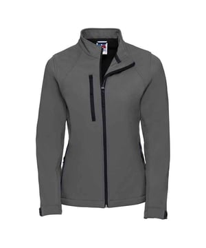 Materiaal: 92% Polyester, 8% Elastaan. Voering: Mesh, Microfleece. Stof: Softshell, Geweven. Ontwerp: Eenvoudig. 340gsm. Stoftechnologie: Ademend, Douchebestendig, Waterdicht, Winddicht. 3-laags membraan, kinbeschermer, Drop Tail, binnenste stormflap. Manchet: Verstelbaar, met treksluiting. Halslijn: Hoog-Neck. Mouwtype: Met lange mouwen. Zakken: 2 Zijzakken, 1 Borstzak, Rits. Bevestiging: Volledige ritssluiting. Waterdichte classificatie: 5000mm. Zoom: Bungeekoord, gebogen. Duurzaamheid: Amfori, Better Cotton Initiative, BSCI, Fair Labor Association, Oeko-Tex Standard 100 Gecertificeerd, WRAP Gecertificeerd. Geschikt voor: Decoratie.