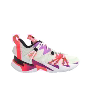 The Jordan “Why Not?” Zer0.3 SE is lighter and lower than the Zer0.3, with a plush collar to provide comfortable support around the ankle. It’s loaded with responsive cushioning to help Russ transform his fearlessness into force.