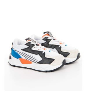 Basket Puma RS Z Top AC inf Jungen Weiß Synthetik. Authentischer Schuh der Marke Puma - Streetwear/Sportswear Design von Puma - Puma für modebewusste Jungen, perfekt für den Alltag - Der weiße Puma Sneaker lässt sich hervorragend mit dem Rest deiner Garderobe kombinieren - Bequemes Synthetik-Material - Klassische Schnürsenkel - RS Z Top AC inf - Synthetik