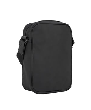 Shoulder bag from Tommy Hilfiger. Join the REPREVE® revolution! Plastic water bottles no longer end up in landfill but are recycled into sustainable performance material, with lower carbon emissions in the bargain.- REPREVE® blend of recycled ocean plastic.- Volume (L): 2.- Size: 20.5 x 16 x 6.5 cm.- Main composition: 72% Polyester (Recycled), 16% Polyester, 12% Polyurethane.- Lining composition: 100% Recycled Polyester.- Wipe with damp cloth.- Do not wash or iron. Ref: AM0AM12688BDS.