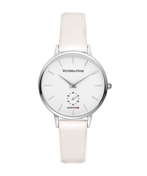 This wristwatch in a classic design is not only noble and timeless, but can also be combined with any outfit. With a size of 34mm, this ladies' watch is one of the more discreet variants from the Metropolitan collection. With its matte white dial and black mesh strap, it is the perfect companion for both day and evening. The watch strap is easily interchangeable with other 14mm straps, allowing you to customize the watch to suit your personal look. The small second movement on the dial is not only a symbol of style, but also lets you know the time accurately at all times. The silver metal case perfects the timeless chic in a special way. The likewise silver-coloured clasp with a simple click system can be opened and closed quickly and easily. Case diameter: 34mm, Case thickness: 8.5mm, Watch strap length: 190mm, Watch strap width: 14mm