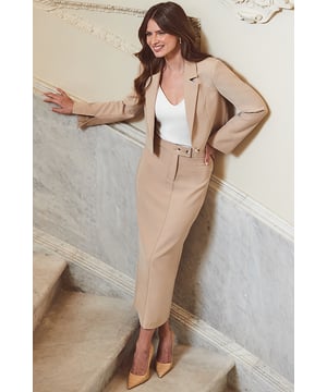 REASONS TO BUY:

Sexy, feminine and chic
Sophisticated pencil shape
Neutral shades are so now
Split back hem for easy movement
Create an on-trend suit with the matching jacket
Tuck in knits, camis, blouses and going-out tops