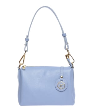 Bolso de mano  
100% cuero de vaca  
Cierre magnético en la parte superior  
Cierre con cremallera en la parte superior  
Bolsillo interno con cremallera  
Dos compartimentos  
Dimensiones: 14x19x6.5 cm  
Correa para el hombro: 45 cm fija y 120 cm