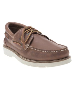 Die Marine Peregrine Bootsschuh von Chatham Marine ist ideal für die Smart-Casual Tage in der Stadt, lässige Abende mit Freunden und natürlich eine warme Brise Tag auf dem Meer. Die Superb Tan Nubuck Obermaterial ist von höchster Qualität und die Mokassin-Stil Slip-ons haben eine flexible, leicht klobig Gummisohle und Messing Metallösen, um diesen luxuriösen Look abzuschließen.