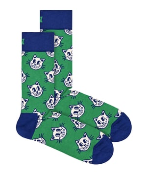 Happy Socks - Calcetines Gato para Hombre y MujerEres un amante de los gatos. Tú lo sabes y nosotros lo sabemos. Ahora puedes mostrarle al mundo tu amor por los gatos con estos adorables calcetines Happy Socks para adultos. Hechos de algodón peinado 86% para una máxima comodidad y suavidad, tienen caras de gatos sonrientes por todas partes, para que puedas mostrar tu amor por los felinos dondequiera que vayas. Los calcetines verdes con el talón y la puntera azul marino añadirán un toque de color a cualquier atuendo, y el refuerzo del talón y la puntera significa que te durarán muchos años, ya que te ofrecen una durabilidad extra. Tanto si buscas un regalo para esa persona loca por los gatos que tienes en tu vida, como si simplemente quieres darte un capricho divertido, estos calcetines Gato son un regalo de última hora perfecto para cualquiera.Happy Socks es una marca popular que ofrece calcetines de alta calidad que combinan diseños únicos y artesanía. Mikael Söderlindh y Viktor Tell tuvieron la visión de difundir la felicidad convirtiendo un artículo de uso cotidiano en una colorida pieza de diseño. Con Concept Stores en todo el mundo, desde Los Ángeles a Tokio, Happy Socks se puede encontrar en más de 10.000 boutiques de moda.Estos calcetines están hechos de 86% algodón, 12% poliamida, 2% elastano y vienen en 2 tamaños: Hombre 6-11 UK y Mujer 4-7 UK. Son de color verde con el talón y la puntera azul marino y se pueden lavar a máquina.Extra Product DetailsHappy Socks Adult Novelty SocksSoft Combed Cotton1 Pair Per PackReinforced Heel & ToeSmiling Cat Face PatternsGreen with Navy Heel & ToeA Perfect Gift IdeaSoft & ComfortableHappy Socks Branded2 Size OptionsMachine Washable