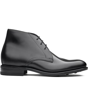 Mens black Loake eaton boots, manufactured with leather and a rubber sole. Featuring: leather insock, goodyear welted and rubber sole.