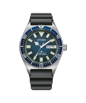 This Citizen Promaster Marine Analogue Watch for Men is the perfect timepiece to wear or to gift. It's Silver 41 mm Round case combined with the comfortable Black Silicone watch band will ensure you enjoy this stunning timepiece without any compromise. Operated by a high quality Automatic movement and water resistant to 20 bars, your watch will keep ticking. This watch has an automatic watch movement ( recharged by any movement with your wrist; never needs a battery) This Analogue watch has a calendar function: Day-Date , Luminous Hands , Luminous Numbers and Screw Down Crown High quality 21 cm length and 22 mm width Black Silicone strap with a Buckle Case diameter: 41 mm,case thickness: 14 mm, case colour: Silver and dial colour: Blue
