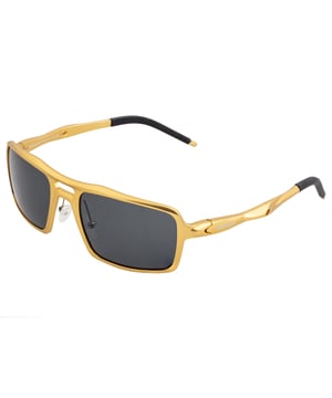 Marco de aluminio duradero; Lentes polarizadas TAC multicapa antirrayas y antivaho; Elimina el 100% de la luz UVA/UVB; Brazos de aluminio livianos con puntas acolchadas de goma; Almohadillas nasales ajustables para un ajuste cómodo y seguro; Bisagras de acero inoxidable con resorte; Proceso de polarización de triacetato de celulosa (TAC) de polarización de calidad óptica; 100% aprobado por la FDA; Resistente a impactos;