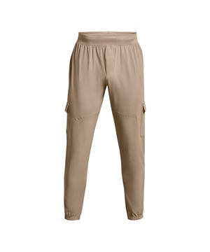 Het doel van de UA Woven-collectie was om de perfecte set warming-ups te maken die je spieren klaar houden, geschikt zijn voor elke sport en ook nog eens superklein op te bergen in je tas, zodat je ze overal mee naartoe kunt nemen. Materiaal: 87% Polyester, 13% Elastaan. Ref: 1380358236.