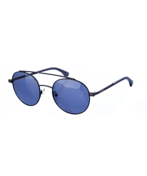 Gafas de sol Armand Basi con montura de metal.
 Color Negro
 Forma ovalada.
 Lentes de color Negro claro
 Patillas metalicas y acabado en acetato.
  Nombre de la marca grabado en la lente.
 Polarizada. 
 Incluye una funda de tela de protección.
Cristal antirreflejo.
Los colores reales del producto pueden variar ligeramente con respecto a los colores que muestra su monitor.
 
 Medidas  Ancho lente: 55 mm. Puente: 21 mm. Patillas: 145 mm.
 
 Limpiar las gafas con agua y jabón (neutro).
 - No utilice paños sucios o abrasivos, que puedan alterar las características de los filtros.
 - Utilice solo accesorios y repuestos originales.