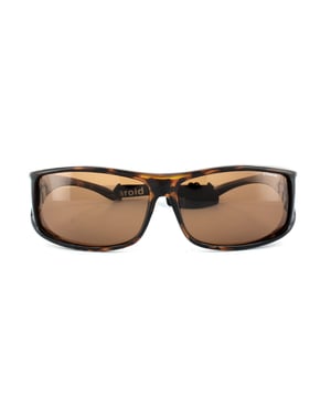 Las gafas de sol Polaroid Suncovers Fitover P8901 0BM He Havana Copper Polarisated están diseñadas para ajustarse sobre sus gafas graduadas y proporcionarle una visión sin deslumbramientos con las lentes polarizadas de Polaroid que también ofrecen una protección 100% UV 400 contra los rayos UVA, UVB y UVC. Disponen de una ventana lateral para una visión periférica prolongada que también proporciona una buena protección lateral y además tienen un borgriquete.