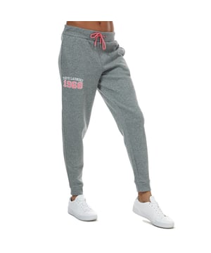 Tokyo Laundry Adalee joggingbroek voor dames in gemêleerd grijs.<br /><br />- Elastische tailleband met trekkoord.<br />- Zakken met zijnaden.<br />- Taps toelopende pijpen met geribde boorden.<br />- Tokyo Laundry-motief in flockprint op de rechterdij.<br />- Zacht, katoenrijk, geborsteld fleecemateriaal.<br />- Normale pasvorm.<br />- De binnenbeenlengte is ongeveer 74 cm.<br />- Body: 50% katoen, 40% polyester, 10% viscose. Geschikt voor de wasmachine.<br />- Ref: 3F17039<br /><br />De afmetingen zijn slechts bedoeld als richtlijn.