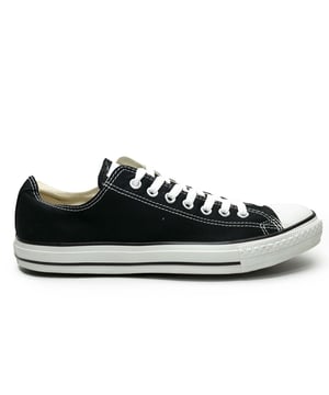 Specificaties: Laag uitgesneden sneakers met de iconische Converse-look, van canvas met OrthoLite-binnenzool die demping biedt Bovenwerk: Textiel Vetersluiting: Platte veter Zooltype: Lage rubberen zool Genummerd: VK