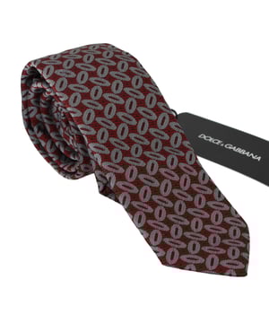 Corbata Dolce & Gabbana.
  Impresionante y autentico.
  A estrenar con etiquetas.
  Coleccion exclusiva de Dolce & Gabbana.
  Color: Rojo Impreso.
  Material: 100% seda.
  Ancho: 6 cm.
  Fabricado en Italia.