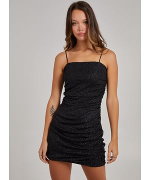 Grab your girls and get ready for your next BNO. This wardrobe essential is perfect for Happy Hour cocktails, or date night. Pair with slinky heels for a chic 'fit.