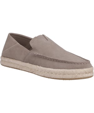 Der lässige Loafer, mit dem Sie immer gut aussehen und trotzdem leicht reisen. Jetzt mit einer Seil-Zwischensohle, die Ihnen ein klassisches Gefühl mit einem lässigen Touch verleiht.