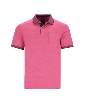 Erleben Sie den perfekten Mix aus Stil und Komfort mit dem Hajo Herren-Poloshirt. Dieses Kurzarmshirt beeindruckt mit einem klassischen Polokragen und einer eleganten Knopfleiste. Ein dezentes Logopatch auf dem Ärmel setzt einen modischen Akzent und betont die hochwertige Verarbeitung. Die farblich abgesetzten Ärmelbündchen und der Kragen verleihen dem Shirt eine raffinierte Note. Elastische Armabschlüsse garantieren eine optimale Passform und hohe Bewegungsfreiheit. Hergestellt aus erstklassigen Materialien, bietet dieses Poloshirt ein angenehmes Tragegefühl und außergewöhnliche Langlebigkeit. Ideal für den modernen Mann, der Wert auf Stil und Qualität legt - ob im Büro, bei Freizeitaktivitäten oder sportlichen Unternehmungen.