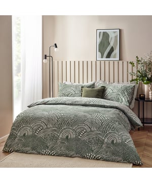Blending modern neutrals with nature-inspired tones, the Nola duvet cover set has a print that will stand the test of time. Featuring an abstract geometric design, this design is finished with an inverted-coloured print on the reverse. Simple yet stylish, this bedding set is the perfect addition to any modern-contemporary home.