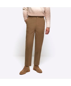 Tapered fit, Belt loops, Classic 5 pocket styling, Button and zip fastening