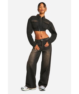 Perfect for a new season update, the wide leg jean is your chance to make an effortless fashion statement when it comes to denim-led outfits. Anything but basic, our high waisted wide leg jeans are made from rigid denim, making them the perfect quality jean for day-to-day 'fits. Step out in retro-inspired wide jeans teamed with a basic white tee and oversized blazer for a look that brings vibes to all your plans. You in a wide leg... we can see it already.Style: Wide Leg JeansFabric: Rigid Denim