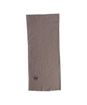 Originales multifunktionales Höschen Buff, das Vielseitigkeit und Komfort bei jeder Outdoor-Aktivität bietet.

 Hauptmerkmale:

 - Multifunktional, kann als Schal, Stirnband, Maske, Mütze oder Bandana verwendet werden.
 -Unisex.
 - Elastischer Halstuch.
 - Vielseitig.
 - Schlauchförmiger Buff ohne Nähte, sorgt für eine bequeme Passform und beugt Hautirritationen vor.
 - Hergestellt aus recycelten Materialien.
 - Bietet einen Sonnenschutzgrad von 50 UPF.
 - Schützt vor Kälte, Wind und Sonne und eignet sich perfekt für Outdoor-Sportarten.
 - Einheitsgröße.
 - Für Erwachsene konzipiert.
 - Ideal zum Tragen das ganze Jahr über.
 - Erhältlich in einer Vielzahl von Farben und Drucken mit dem Buff-Logo, das die Qualität der Marke hervorhebt.

 Ein funktionelles und praktisches Kleidungsstück für alle, die bei jedem Abenteuer Komfort und Schutz suchen.
 Maßnahmen: 21,6X53cm
 Komposition: 95 % recyceltes Polyester, 5 % Elastan
 Pflege:
- Maschinenwäsche max. bei 40 °C.
 - Vermeiden Sie die Verwendung von Weichspülern.
 - Verwenden Sie kein Bleichmittel.
 - Benutzen Sie keinen Trockner.
 - Kein Bügeln.
