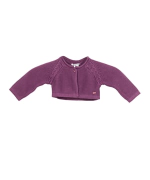 Point's jacket.
 Closed round neck.
 Button closure.
 Plate with the name of the brand.
 Composition: 75% Cotton, 25% Polyamide
 Care:
- Wash maximum at 30ºC.
 - Iron at medium temperature, max. 110ºC.
 - It is not allowed to use a dryer.
 - Do not use bleach.
 - Does not support dry cleaning.