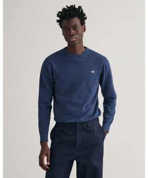 This cotton crewneck jumper has a regular fit and an embroidered GANT crest on the chest. Perfect for layering, wear it with a shirt, smart trousers and dressy trainers to create an undeniably preppy outfit.
Regular fitRibbed ends on hem and cuffsCrew neckGANT logo embroidered on the chest

100% cotton

8030561
 
 
