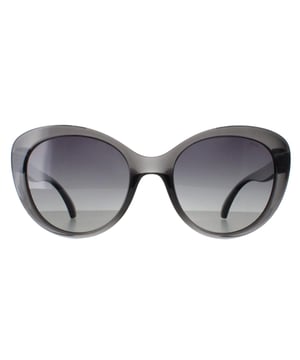 INVU Cat Eye Womens Transparent Grey Polarized B2041 Zonnebril Onthul je innerlijke diva met de INVU Designer Zonnebril model B2041C, op maat gemaakt voor vrouwen die houden van chique raffinement. Deze fascinerende zonnebril heeft een trendy cat-eye vorm met een slank transparant grijs kunststof montuur, gecombineerd met elegante grijs gepolariseerde glazen. Het B2041C model combineert vintage glamour naadloos met eigentijdse flair en zorgt voor superieure UV-bescherming en de hele dag door comfort. Deze eersteklas zonnebril is verkrijgbaar met een geweldige korting op de normale verkoopprijs en is een essentieel accessoire voor elke modebewuste vrouw. Verhoog je stijl en maak een gedurfd statement met de luxueuze INVU ervaring.