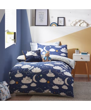 Step into the world of Beatrix Potter with the Peter Rabbit™ Sleepy Head duvet cover set. The charming print features enchanting illustrations of Peter sleeping under the moon and stars after a busy day of causing mischief! An adorable pinstripe design of Peter tucked in catching up on sleep covers the reverse, giving you two looks in one! Available in three playful colours, to suit any interior style.