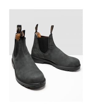 The #587 is part of the Blundstone Classics collection a series of round-toe lined Chelsea boot styles. Comprised of high quality rustic black leather they'll compliment a variety of outfits. Strong grooved outsoles provide a solid grip in all weather and work together with XRD Technology and removable EVA footbeds to cushion and support your feet all-day long.