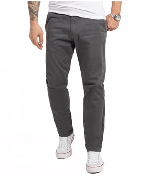 Angeboten wird eine Herren Chino Hose der Trendmarke "Indumentum". Super bequem Herren Hose aus Baumwolle. Top Qualität und Hochwertige Verarbeitung .