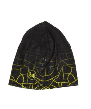 Gorro Reversible Buff.
Gorro casual, versátil y adaptable a todas tus necesidades.
Complemento ideal para proteger del frio.
Espíritu eco, diseño BUFF y tecnología avanzada para deporte o el día a día.
Reversible y con gráficos de la marca.
 Medidas: 23 x 22 cm.
 Composición: 100% Poliéster.
 Cuidados:
Lavar a mano.
No utilizar lejía.
Utilizar plancha temperatura máxima 110º.