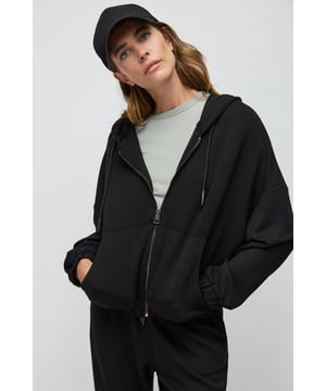 Nomatter-What bietet eine Kollektion für starke, einzigartige und stilbewusste Frauen. Hochwertige Stoffe und moderne Designs vereinen Komfort und Eleganz für jeden Anlass. Ob Alltag oder besondere Events – unsere Liebe zum Detail macht den Unterschied. Entdecken Sie zeitlose Ästhetik mit femininen Akzenten und heben Sie Ihren Stil auf ein neues Level. Mit "Nomatter-What" finden Sie die perfekte Kombination aus Ausdrucksstärke und Eleganz.
